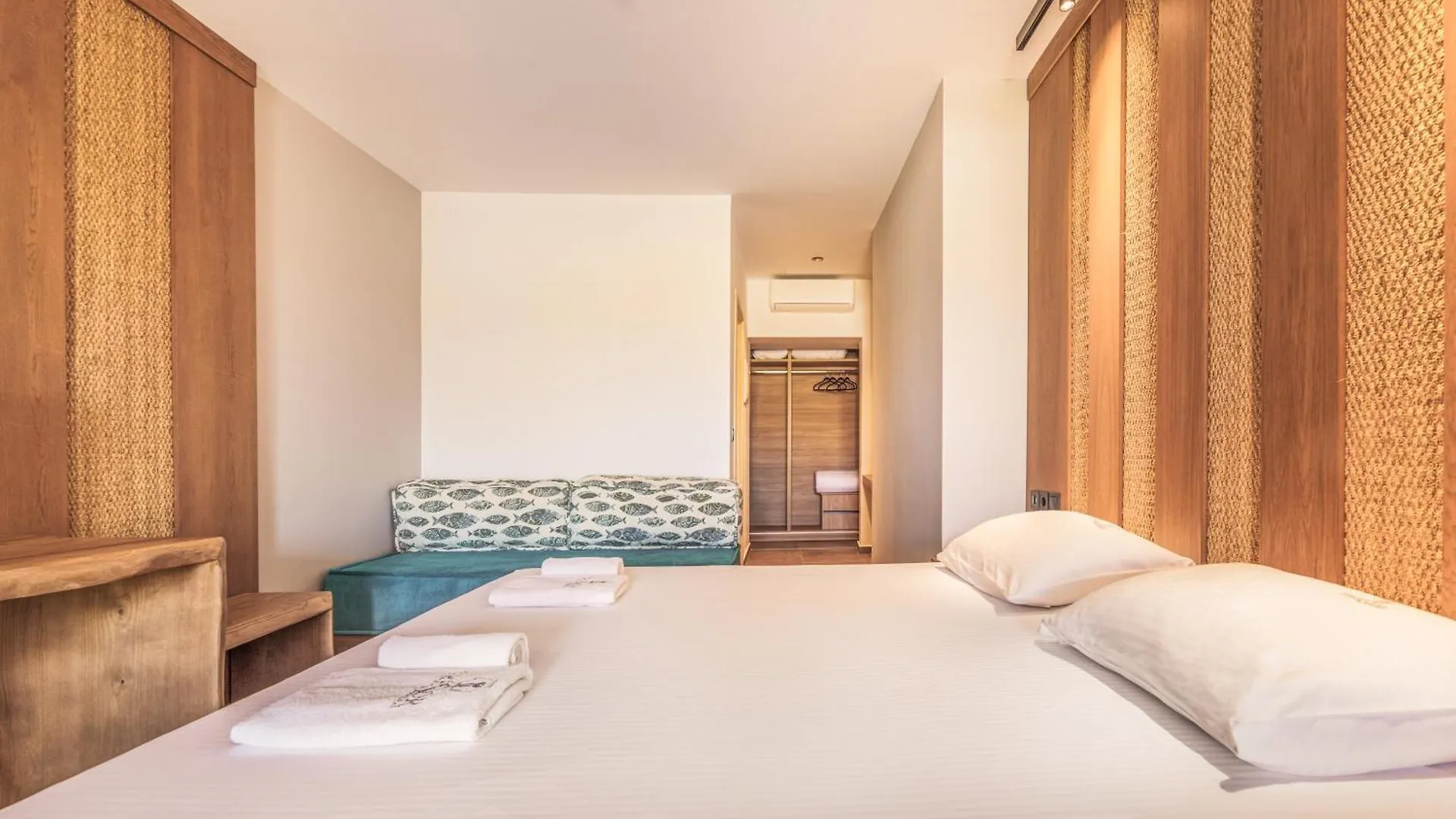 Tresor Sousouras Hotel Hanioti