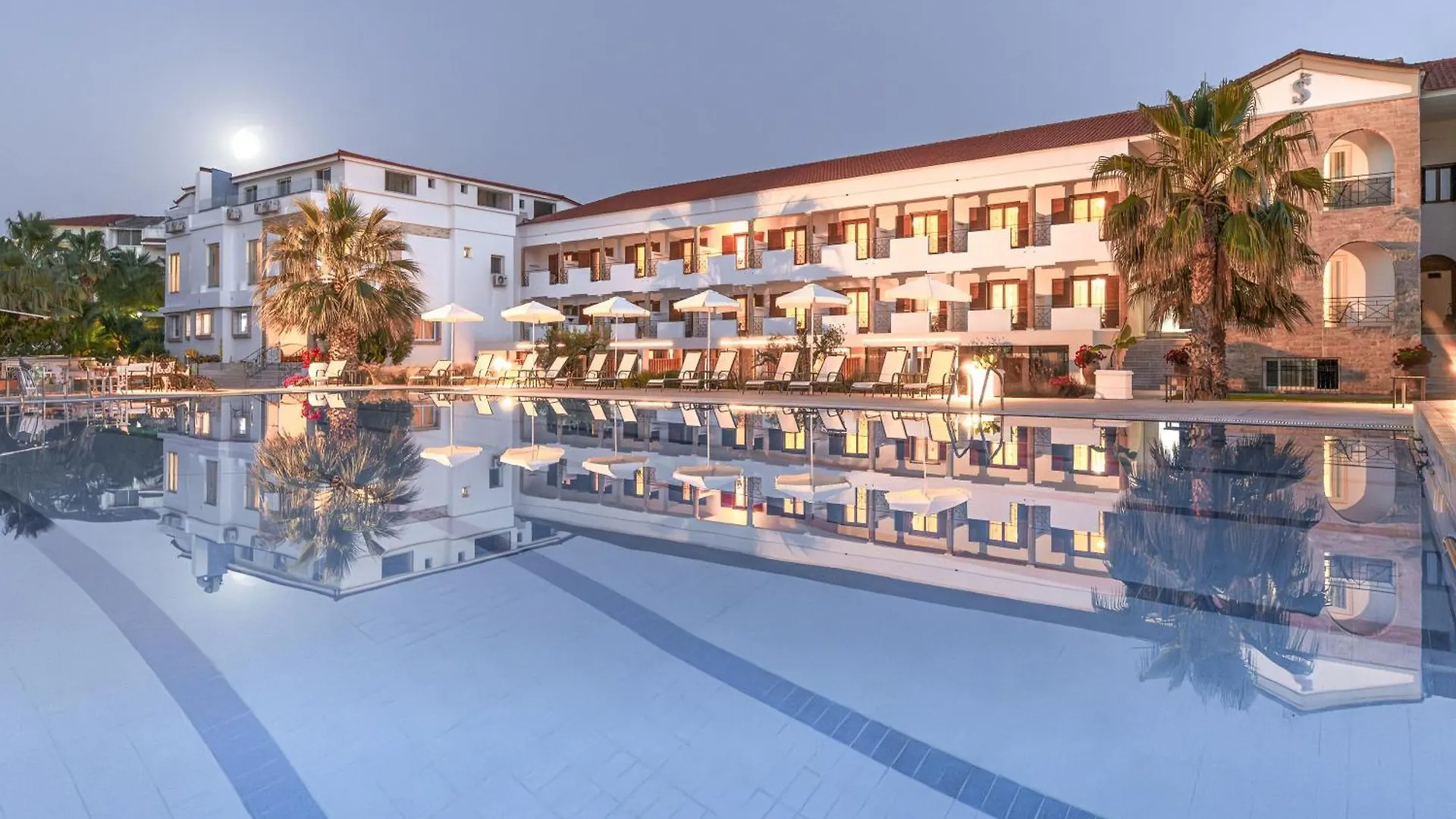 Tresor Sousouras Hotel Hanioti 4*,