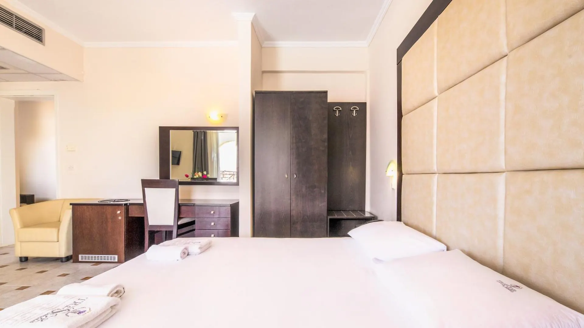 Tresor Sousouras Hotel Hanioti